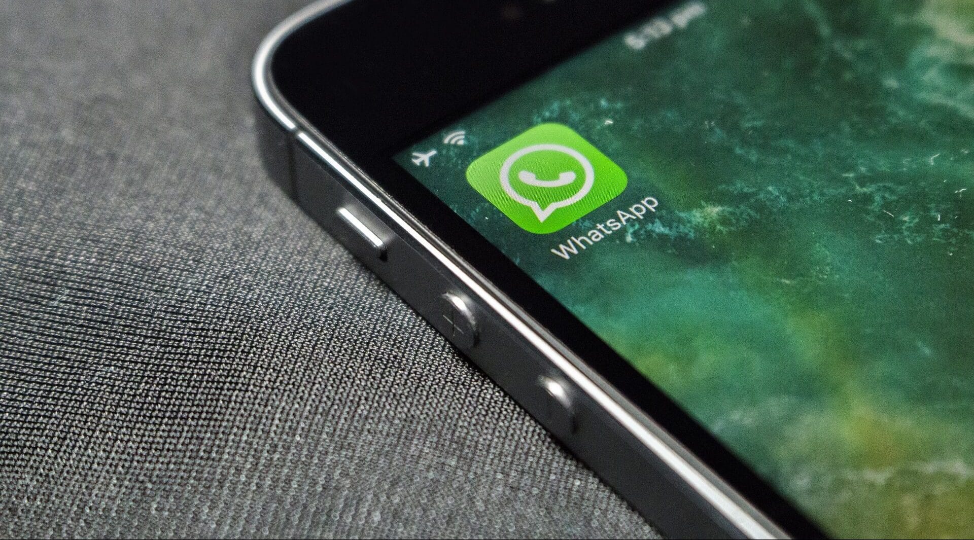 7 surprising WhatsApp stats for your business Featured Image