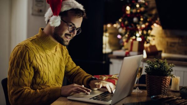 Marketer looking at deliverability analytics during the holiday season.